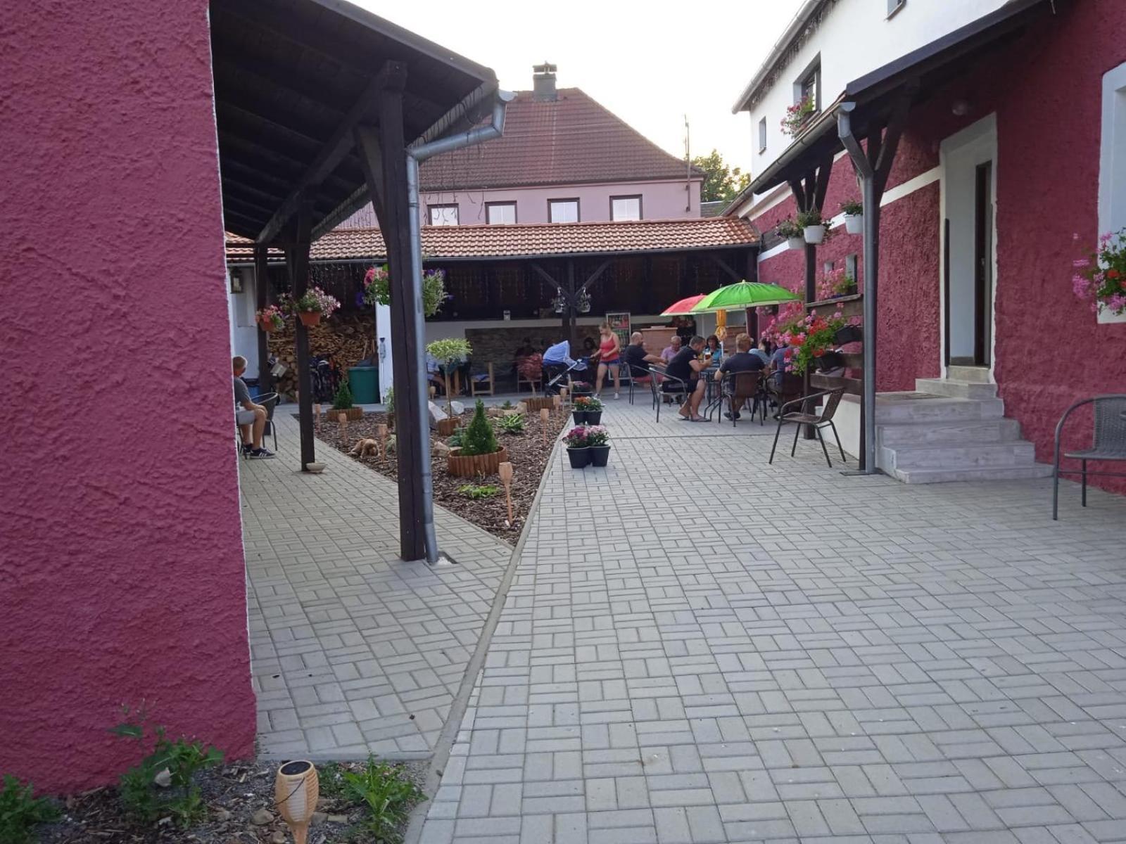Penzion Dagmar Kokasice Buitenkant foto